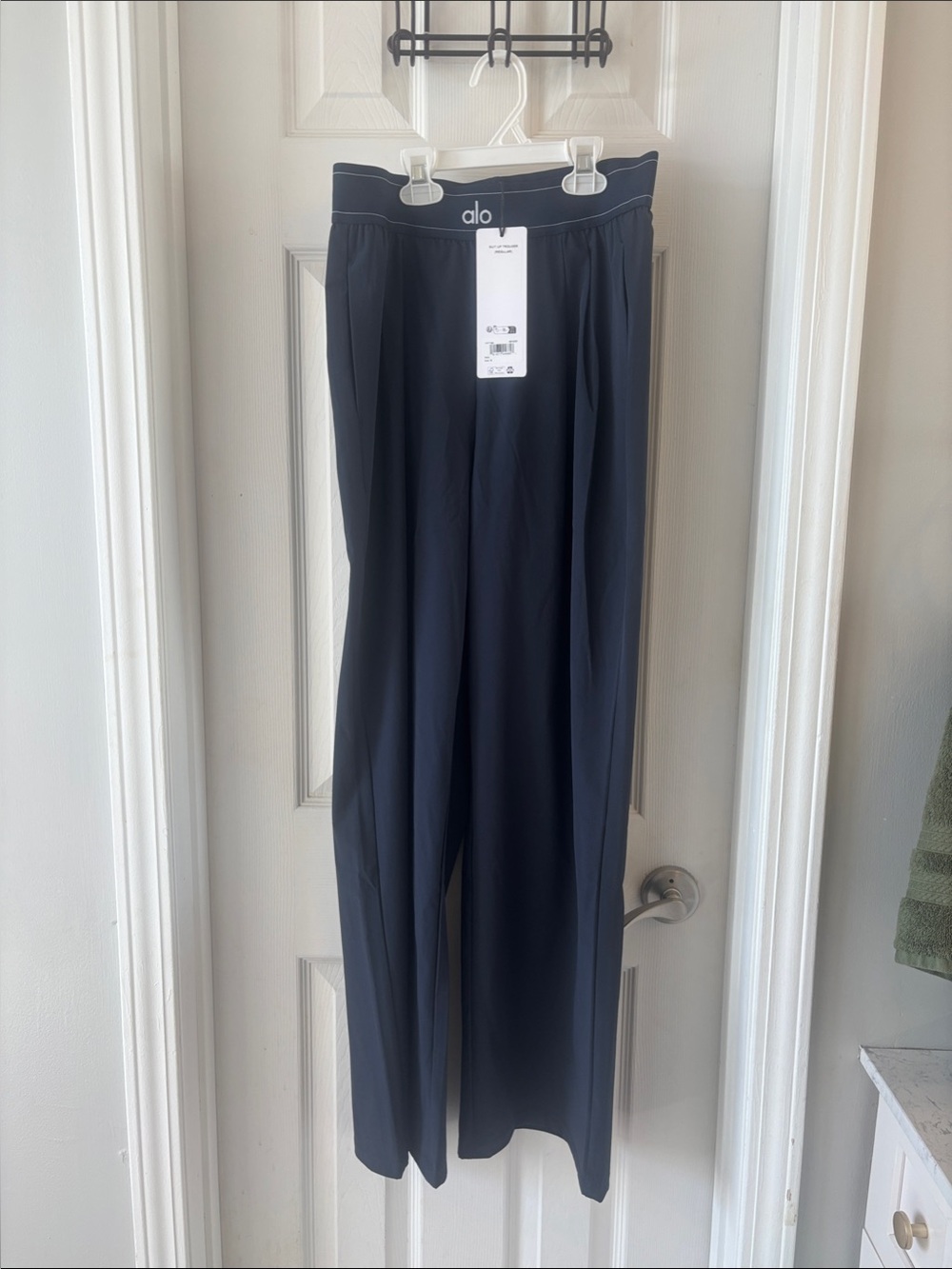 ALO Yoga Women's Navy Wide-Leg Track Pants